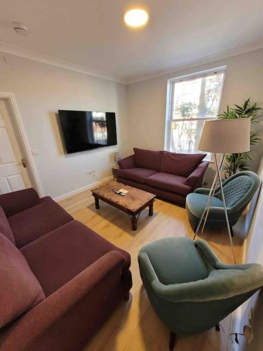 5 Bed Modern Cheltenham Town Centre Home ภายนอก รูปภาพ