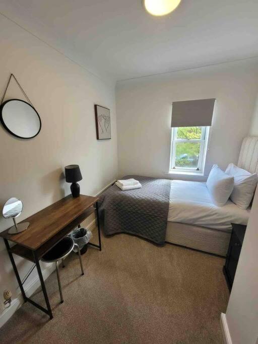 5 Bed Modern Cheltenham Town Centre Home ภายนอก รูปภาพ