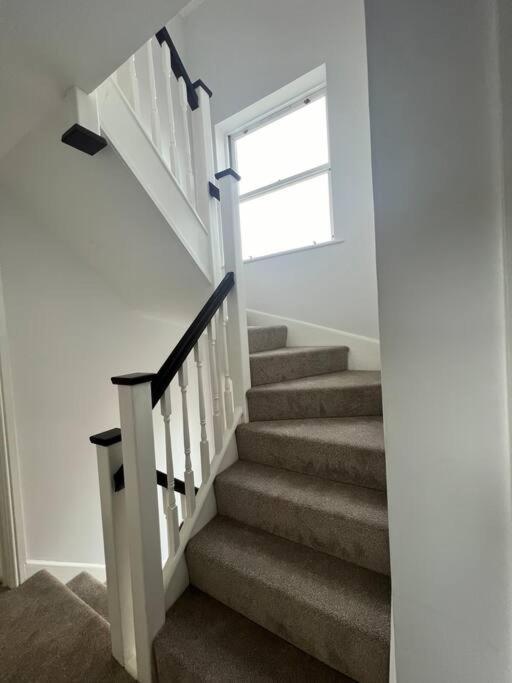 5 Bed Modern Cheltenham Town Centre Home ภายนอก รูปภาพ