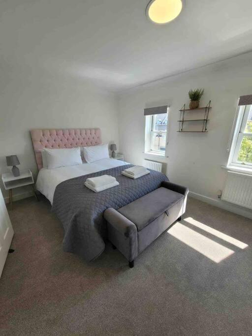 5 Bed Modern Cheltenham Town Centre Home ภายนอก รูปภาพ