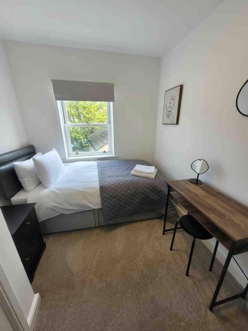 5 Bed Modern Cheltenham Town Centre Home ภายนอก รูปภาพ